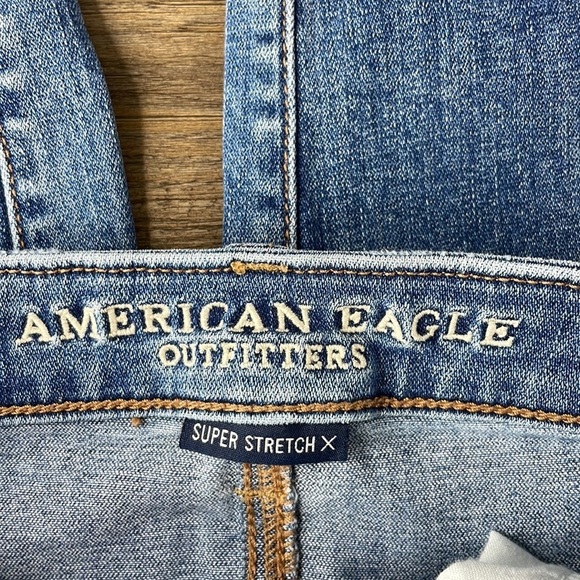 American Eagle Women’s Distressed Highest Rise Jegging, size 4 - Picture 2 of 13